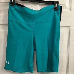 NWT compression high rise bike shorts Under Armour size M for women